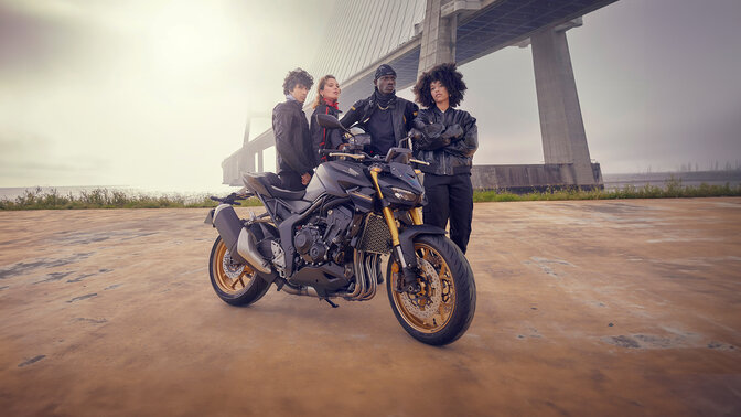 cb1000
